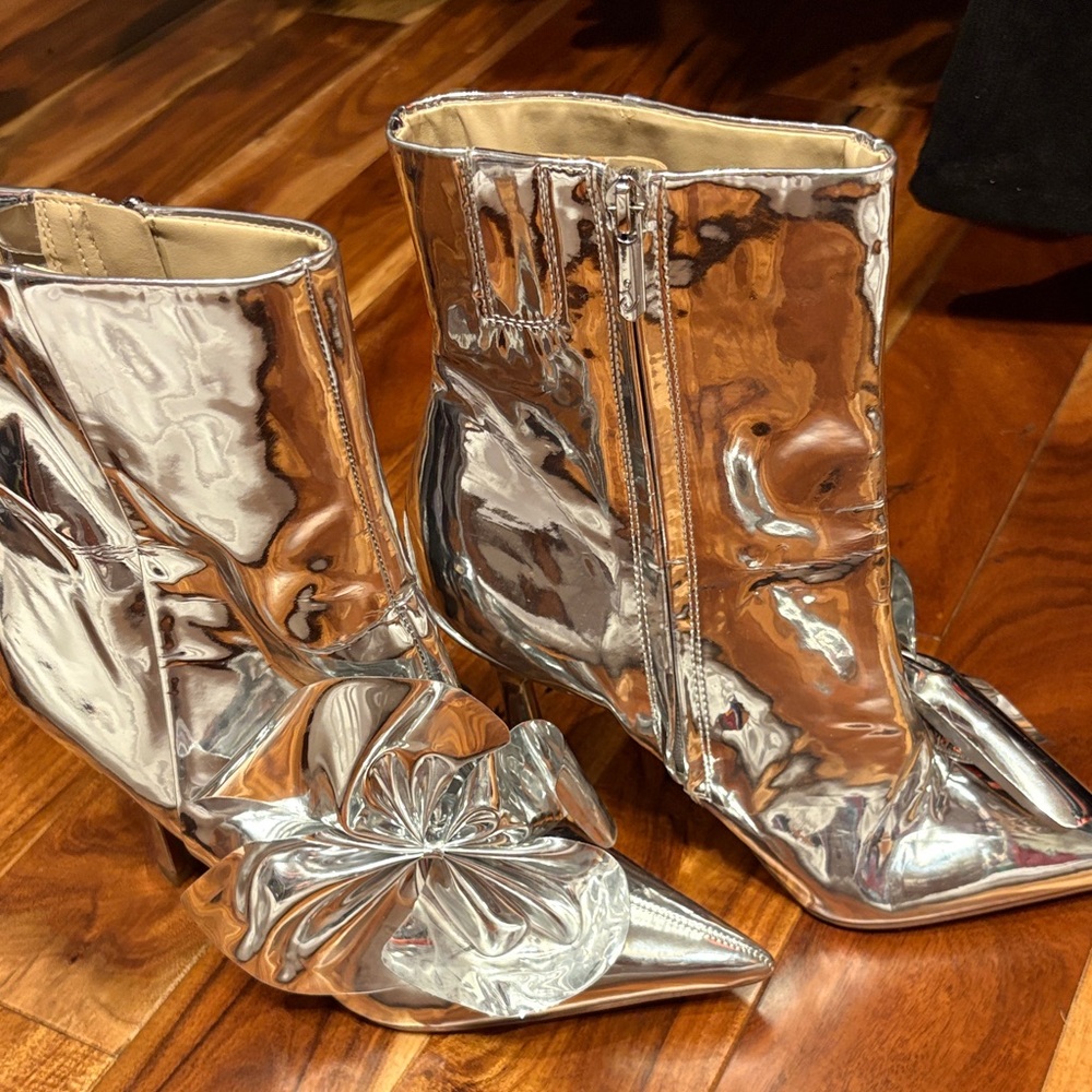Sam Edelman Esmae High-Gloss Ankle Boots - Picture 3 of 6